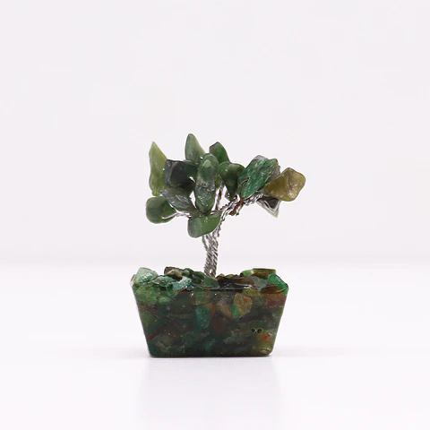 Mini Árvore de Pedras Preciosas em Base de Orgonite - Aventurina Verde (15 Pedras)