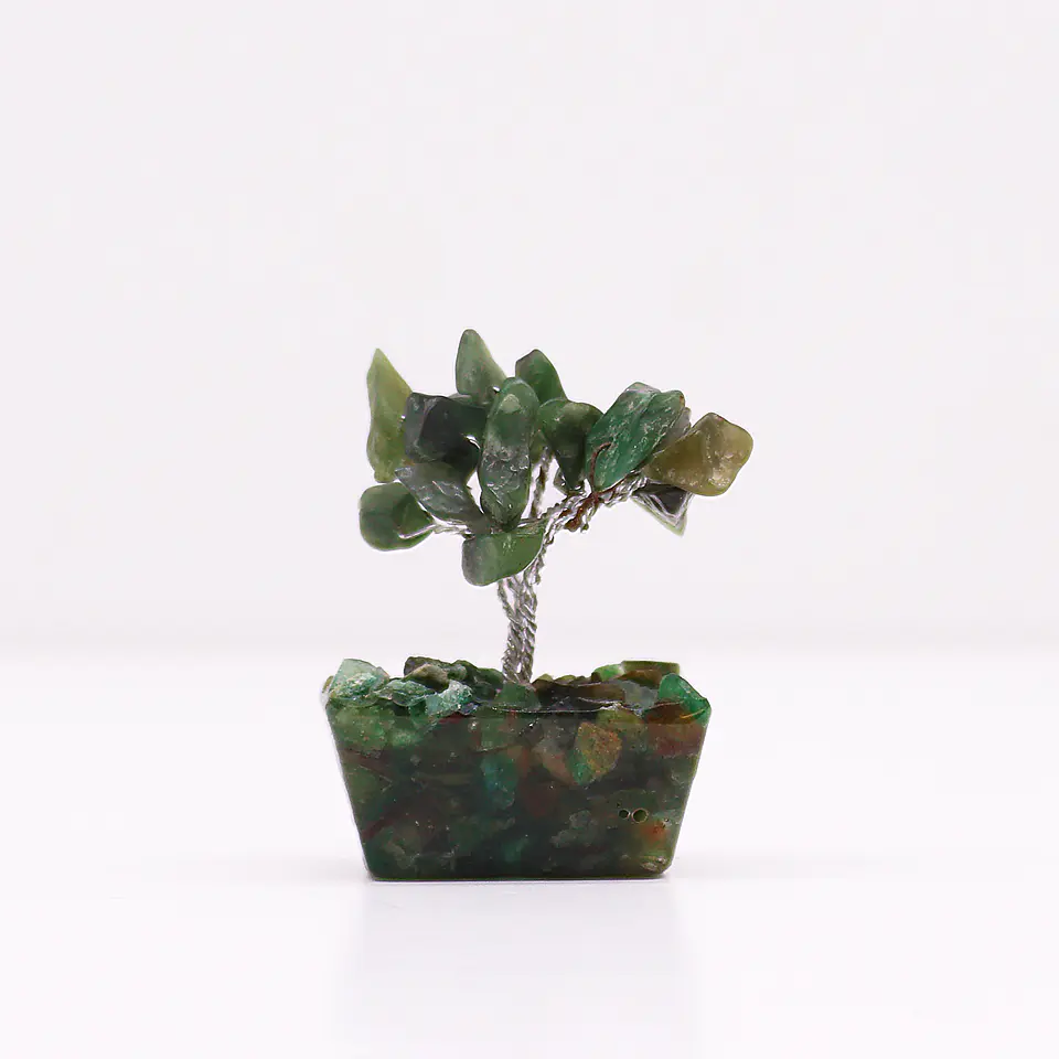 Mini Árvore de Pedras Preciosas em Base de Orgonite - Aventurina Verde (15 Pedras) 1