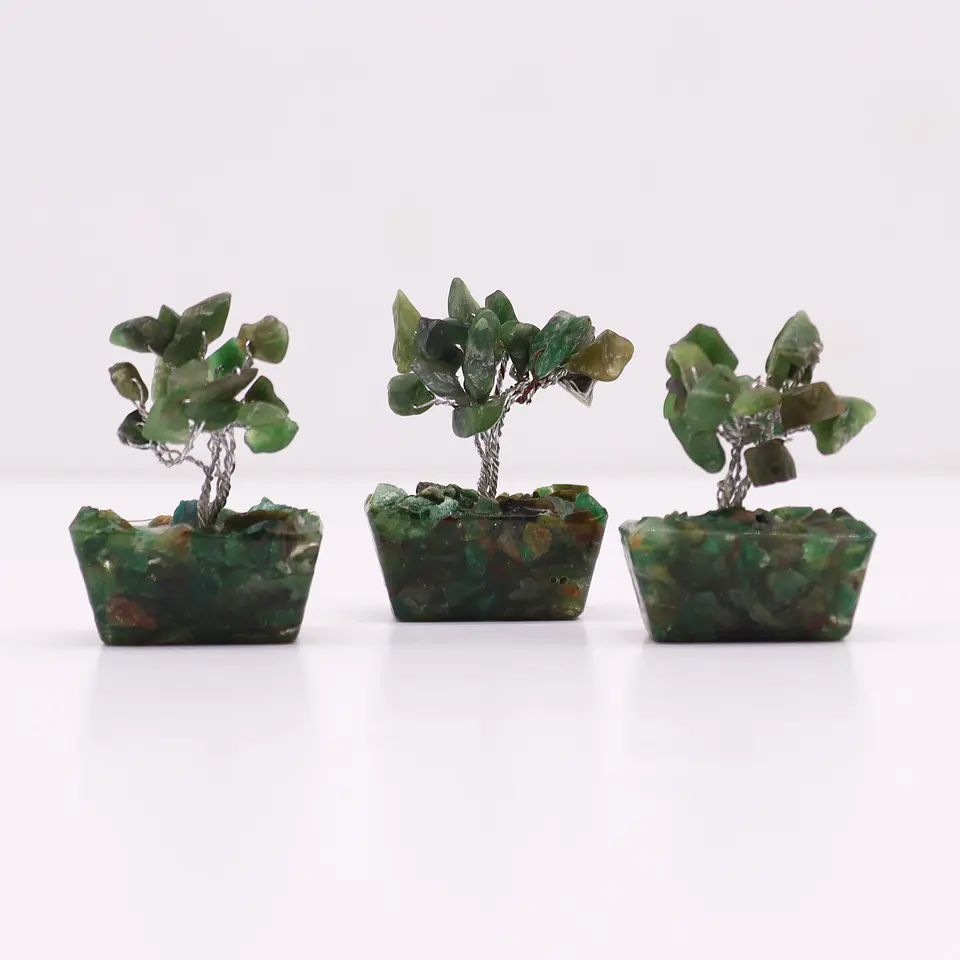 Mini Árvore de Pedras Preciosas em Base de Orgonite - Aventurina Verde (15 Pedras) 3