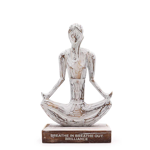 Escultura Decorativa em Madeira Albasia – Figura Feminina de Yoga (Sukhasana)