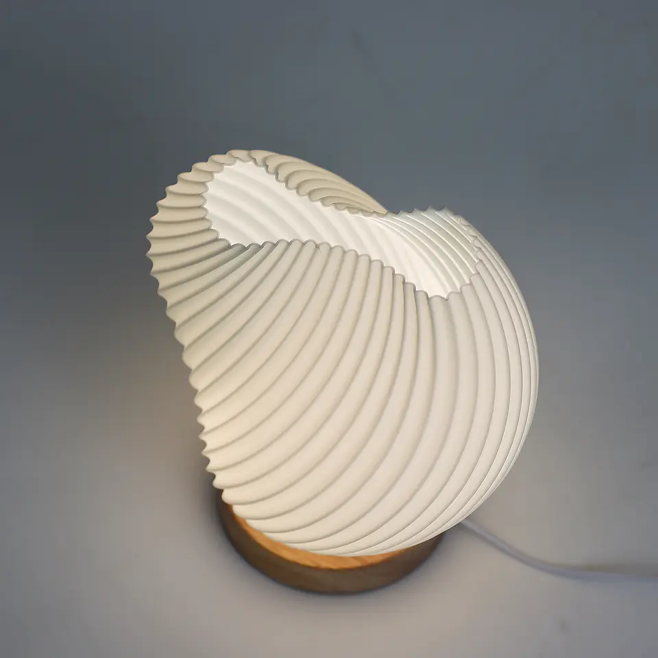 Candeeiro Decorativo New Wave – USB – 3 Níveis de Intensidade – Modelo Twisted Shell 2