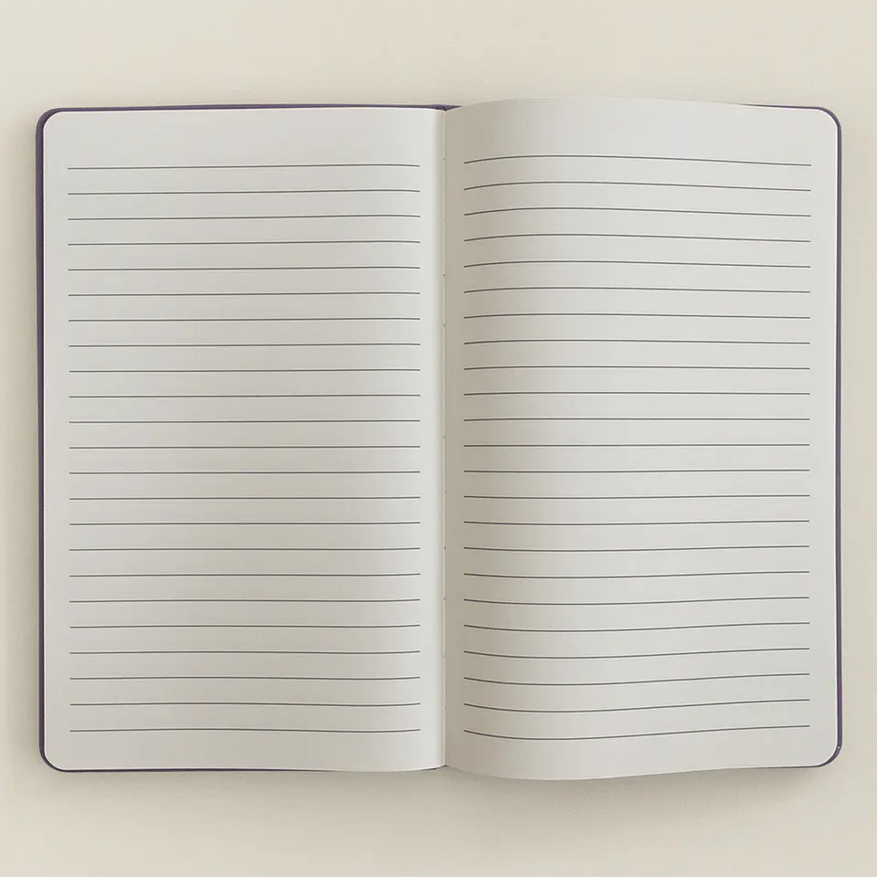Caderno de Veludo Lavanda com Capa Texturada e Gravação Prateada – 80 Páginas 2