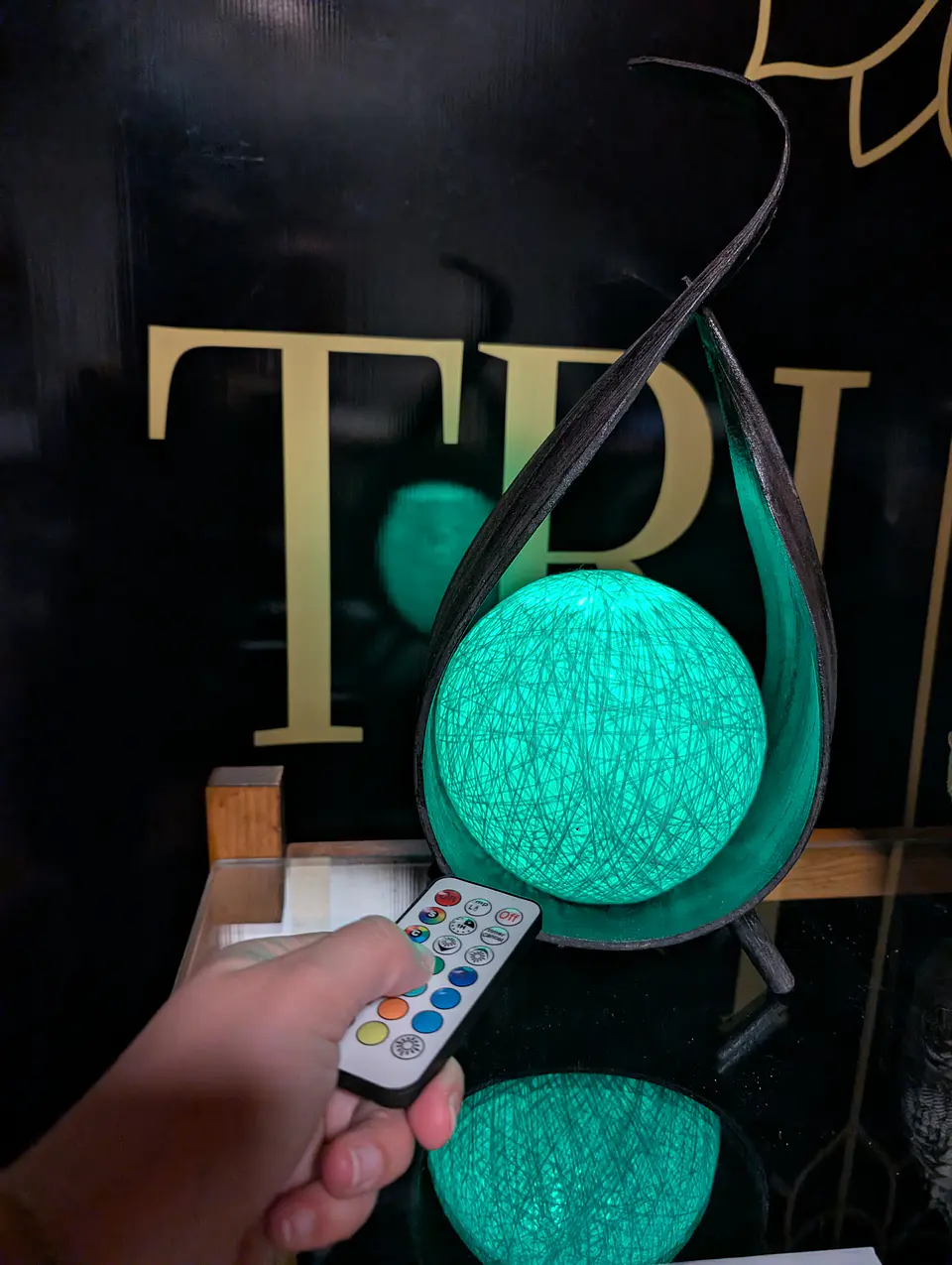 Candeeiro Folha de Coco Natural e Madeira Albasia - Black (Lâmpada LED RGB com Comando) 9