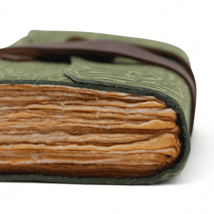 Caderno de Couro Grosso com Borda Irregular – Estampa de Labirinto Verde 4