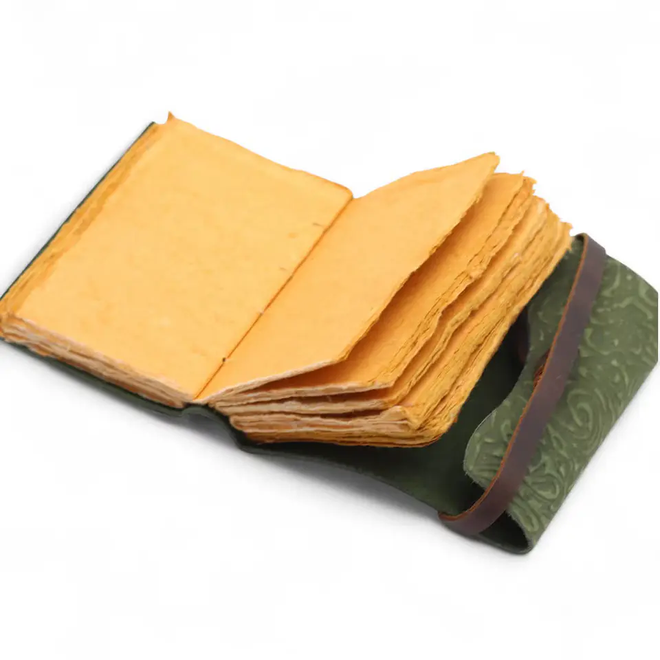 Caderno de Couro Grosso com Borda Irregular – Estampa de Labirinto Verde 3