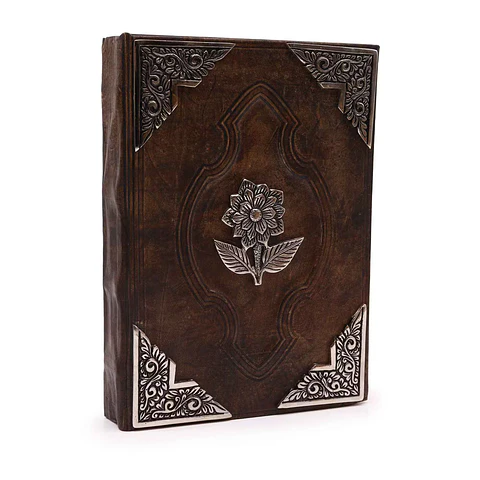 Livro em Bronze Vermelho - Decoração de Rosa em Zinco