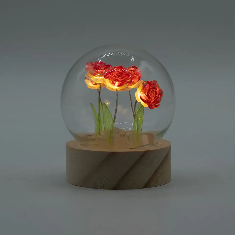 Candeeiro Floral em Cúpula de Vidro com 5 Rosas Vermelhas LED 1