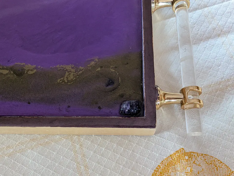 Tabuleiro Artesanal em Bambu com Resina Epóxi Roxa e Ametista Natural 4