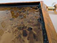 Tabuleiro Artesanal em Bambu com Resina Epóxi Dourada e Olho de Tigre Natural - Thumbnail 2