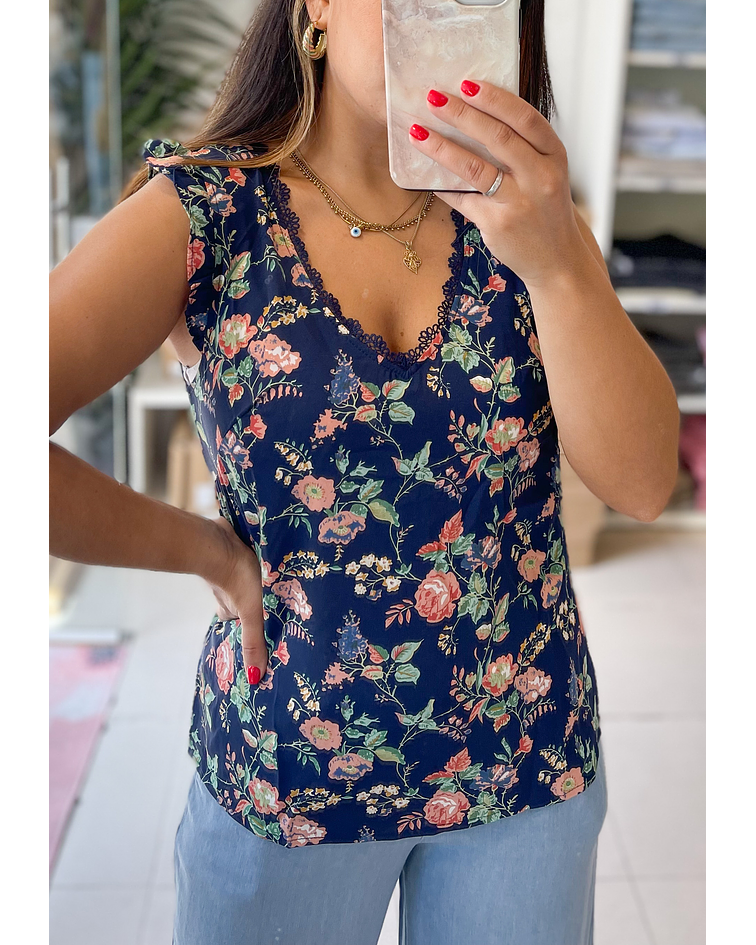 BLUSA FLORAL COM RENDINHA