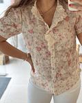 CAMISA COM PORMENORES BORDADOS