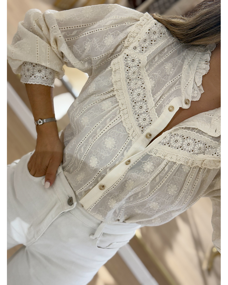 BLUSA BEGE BORDADA