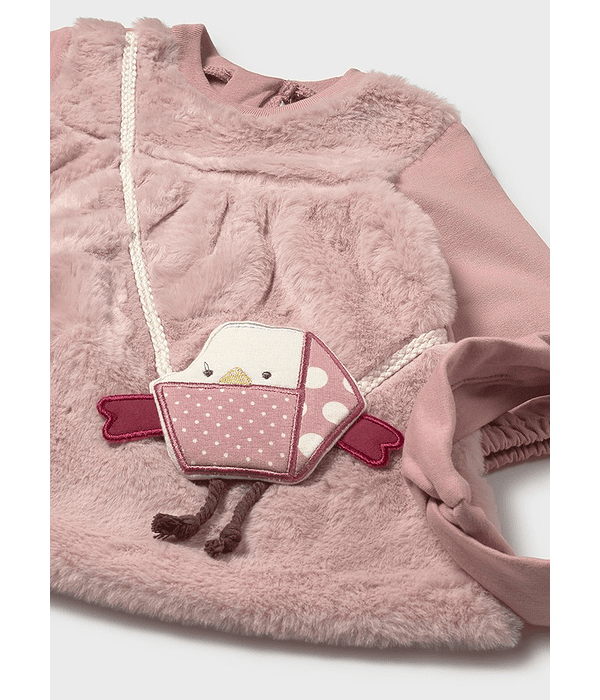 Vestido combinado pelo