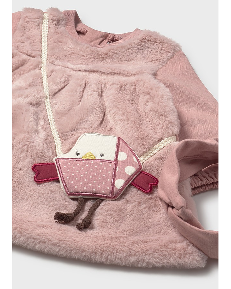 Vestido combinado pelo