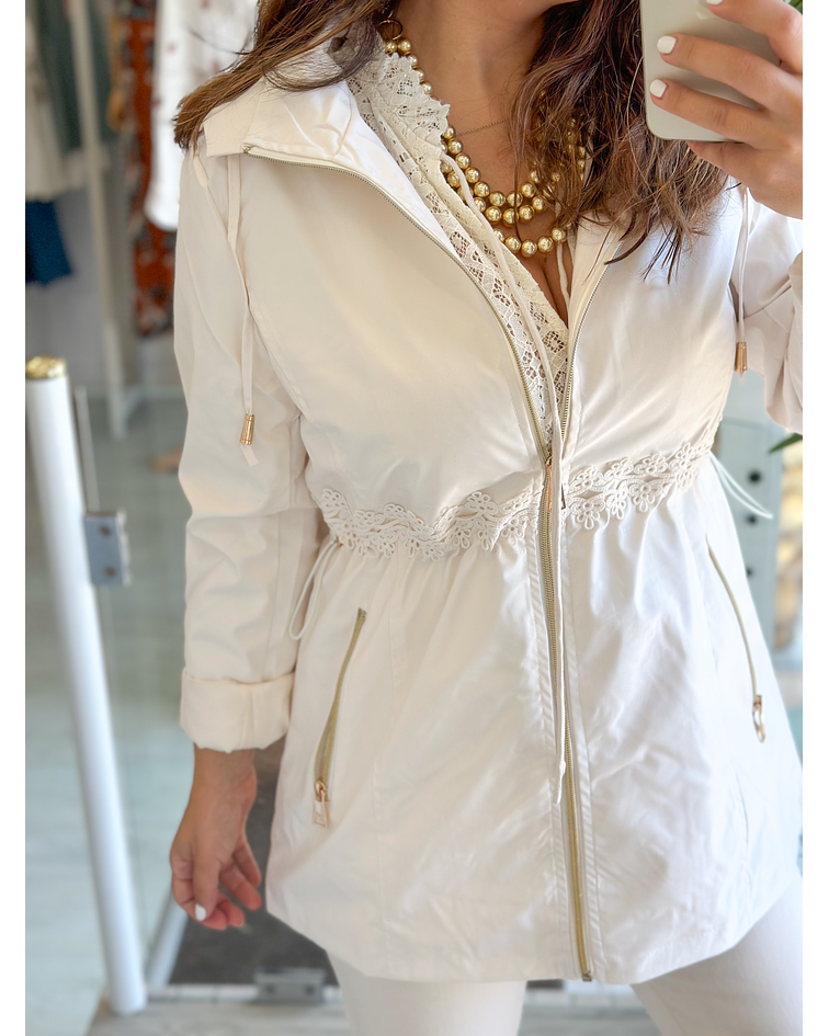 PARKA BEGE COM RENDA  