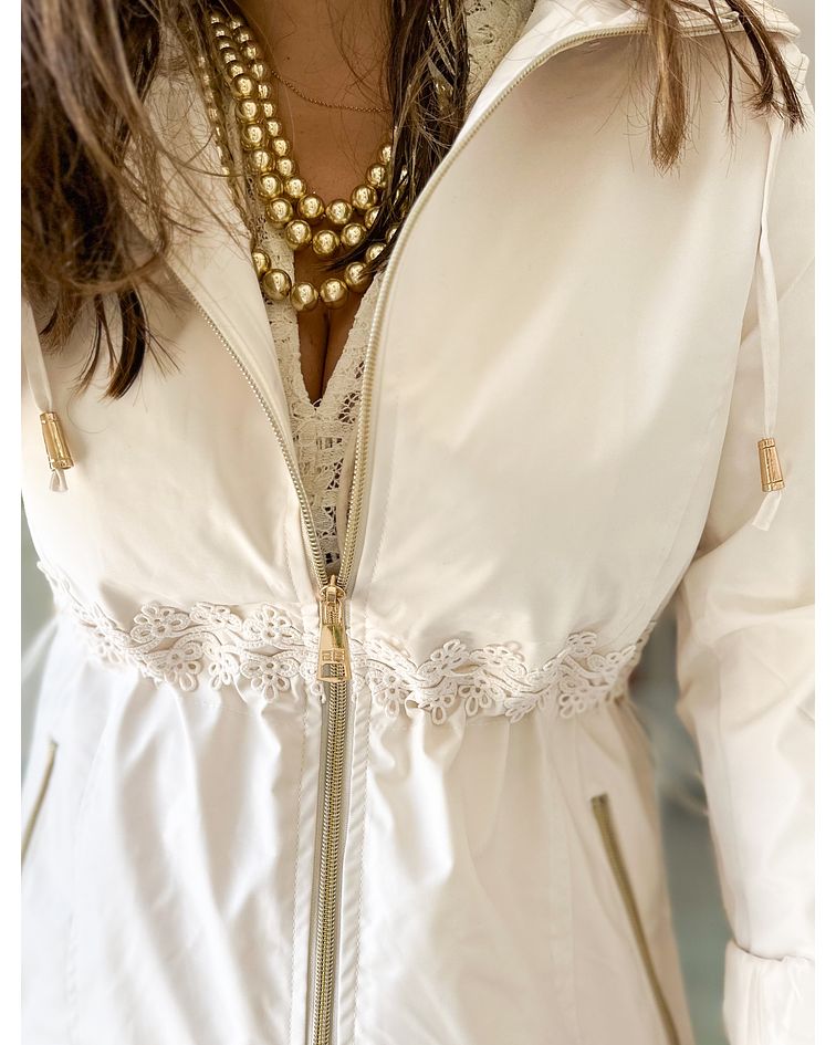 PARKA BEGE COM RENDA  