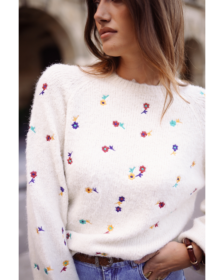 CAMISOLA MALHA COM BORDADOS