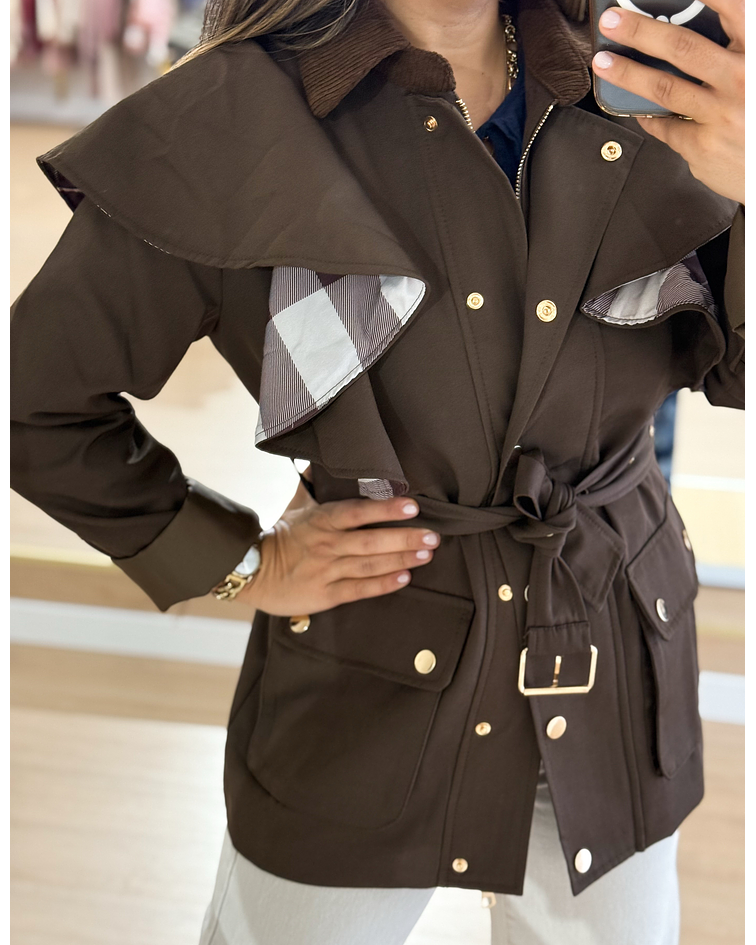 CASACO CASTANHO COM FOLHO 