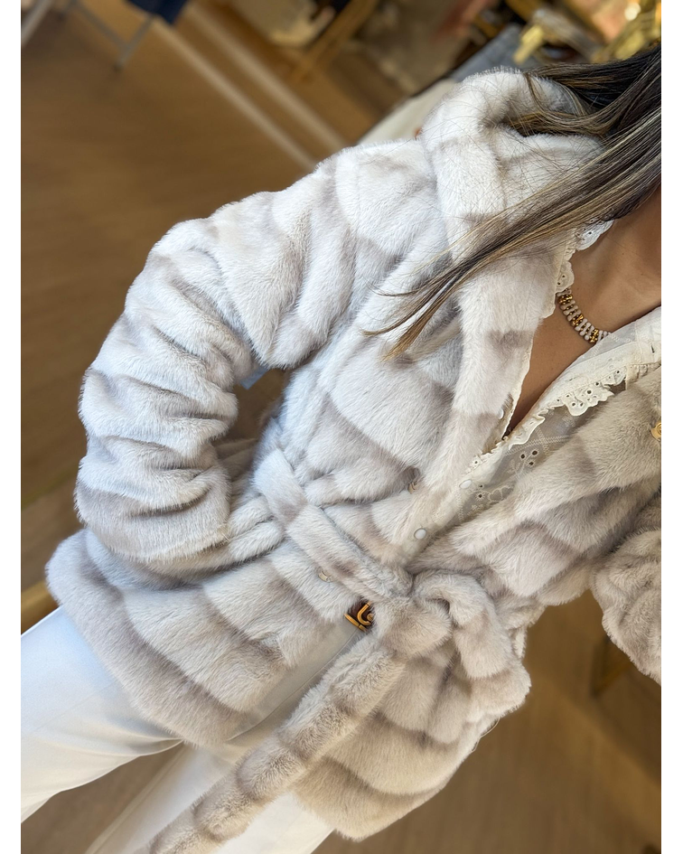 CASACÃO PELO COM CAPUZ