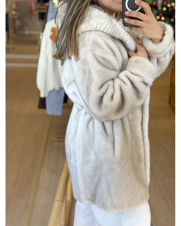 CASACÃO PELO  COMPRIDO COM CAPUZ 