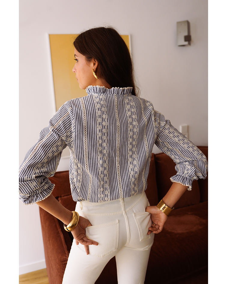 CAMISA BORDADA RISCAS