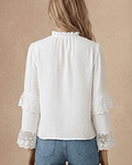 CAMISA COM PORMENORES RENDA
