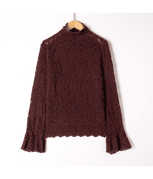 CAMISA COM PORMENORES RENDA 