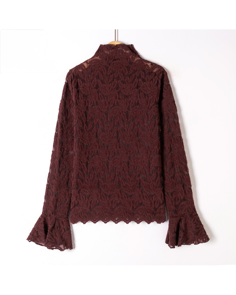 CAMISA COM PORMENORES RENDA 