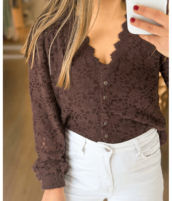 CAMISA COM PORMENORES CASTANHA