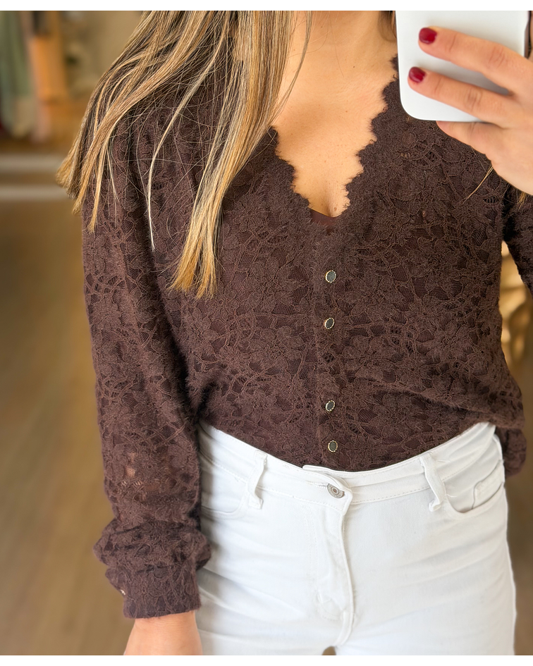 CAMISA COM PORMENORES CASTANHA