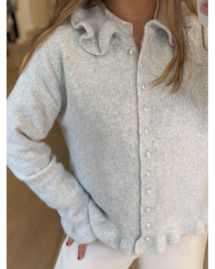 CARDIGÃ CINZA COM BOTÃO PÉROLA