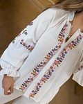 CAMISA BRANCA COM BORDADOS  