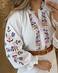 CAMISA BRANCA COM BORDADOS  