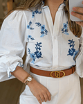 CAMISA BRANCA COM BORDADOS  