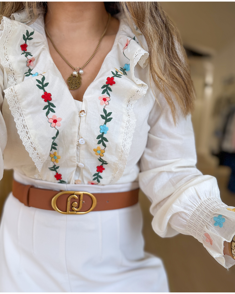 CAMISA BEGE COM FOLHO BORDADO