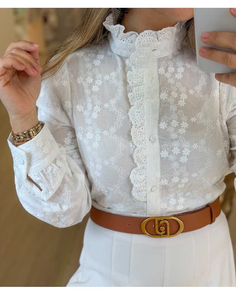 CAMISA BRANCA COM BORDADOS