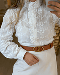 CAMISA BRANCA COM BORDADOS