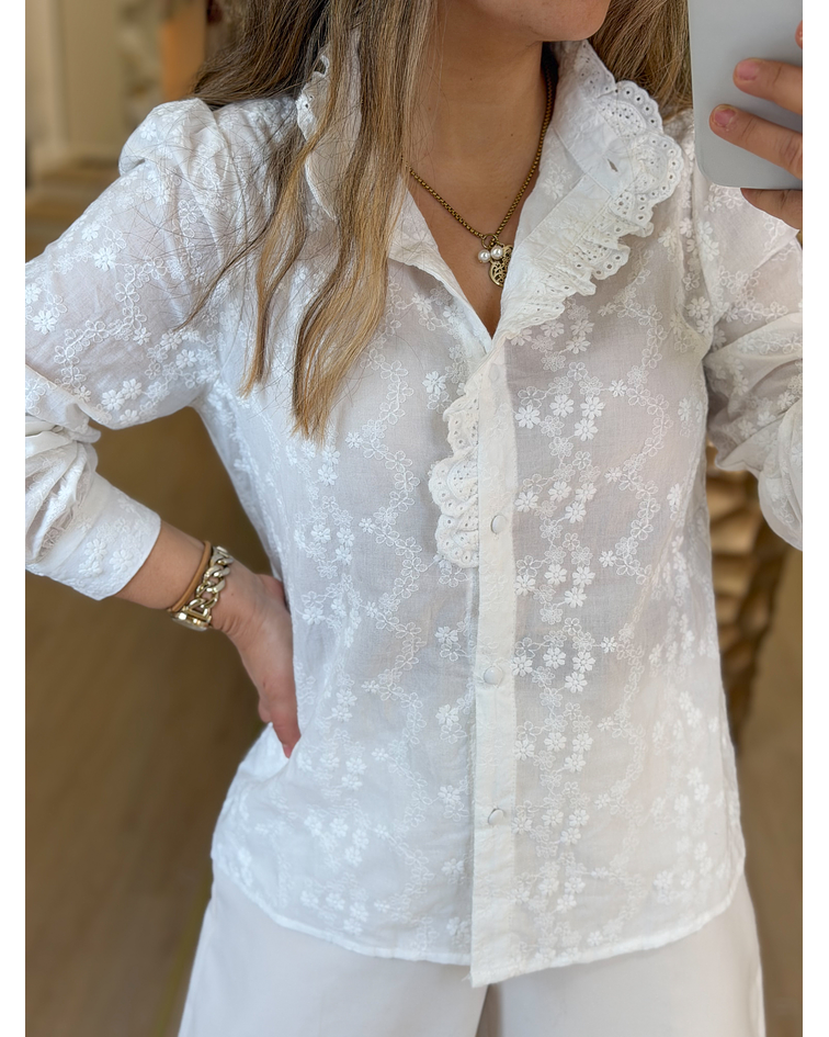 CAMISA BRANCA COM BORDADOS