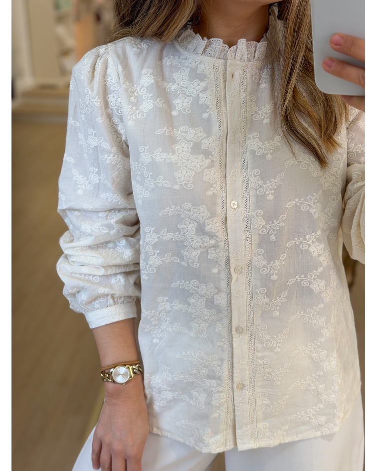 CAMISA BEGE COM BORDADOS 