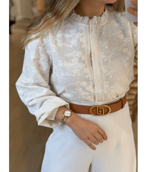 CAMISA BEGE COM BORDADOS 