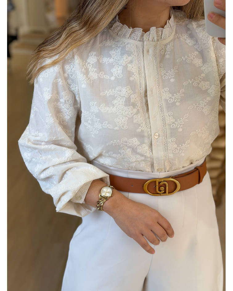 CAMISA BEGE COM BORDADOS 
