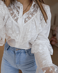 CAMISA COM PORMENORES RENDA