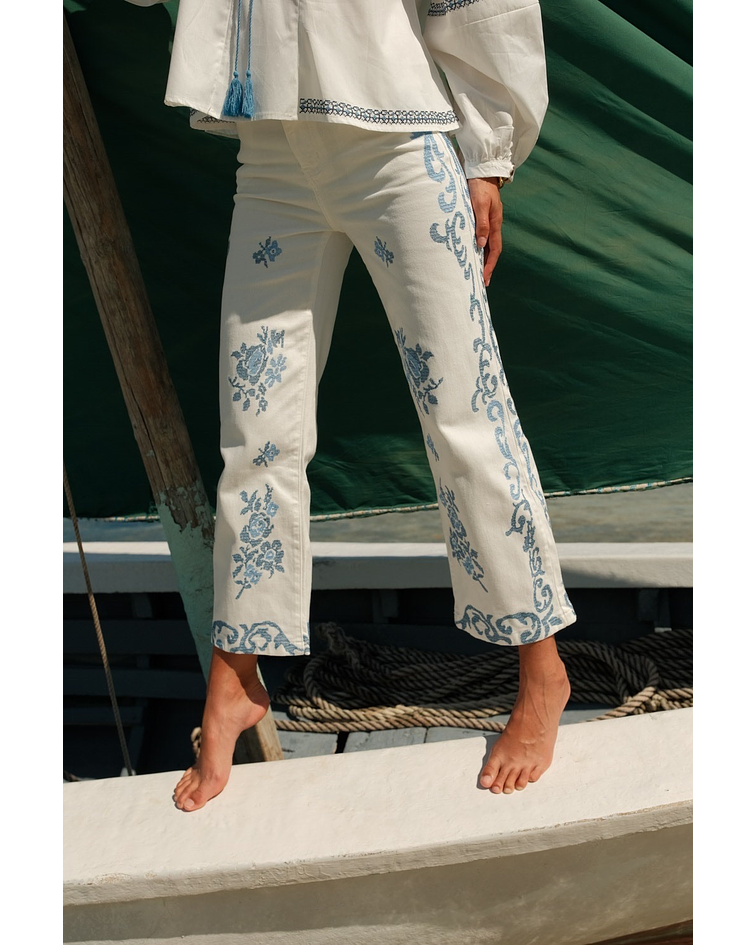 JEANS BORDADOS AZUIS