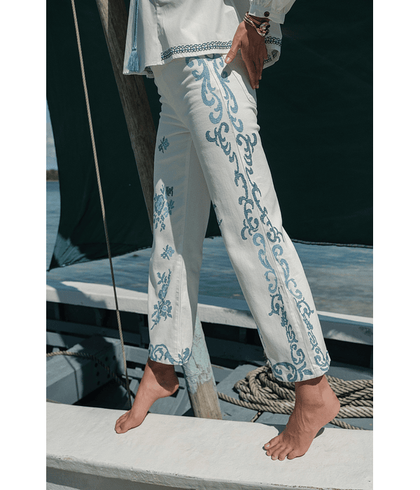 JEANS BORDADOS AZUIS