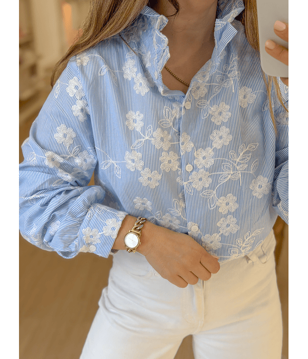 CAMISA RISCAS COM FLORES BORDADAS