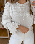 BLUSA BRANCA PORMENORES BORDADOS