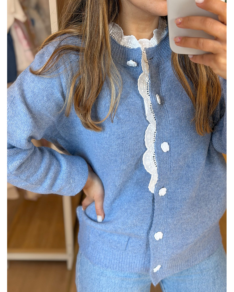 CARDIGÃ COM FOLHO BORDADO