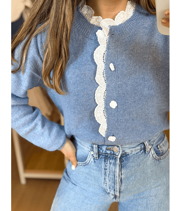 CARDIGÃ COM FOLHO BORDADO