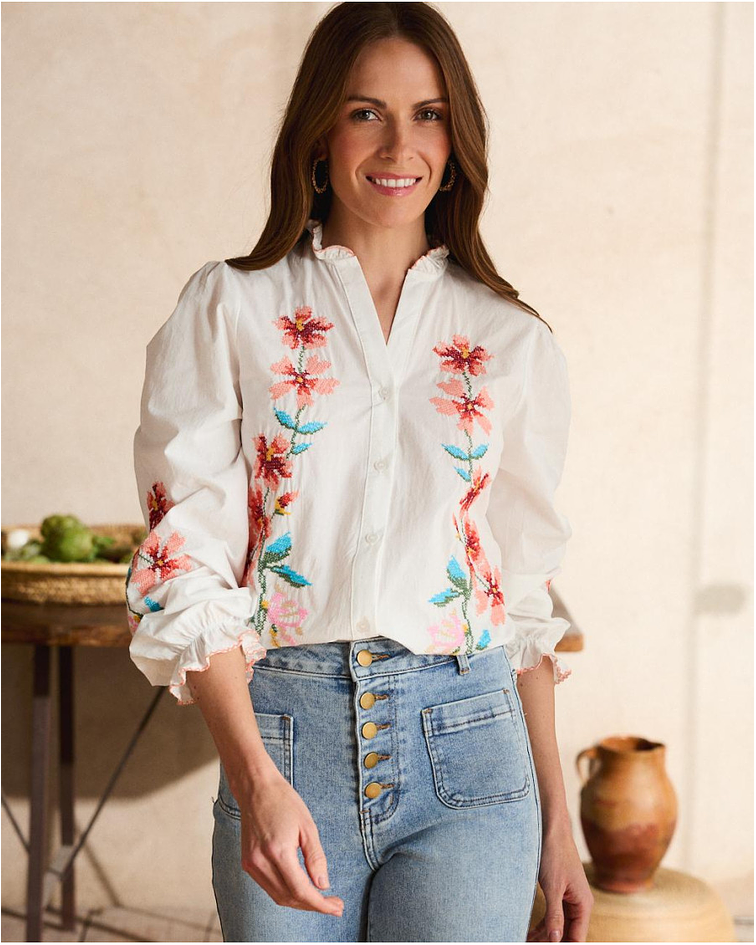 CAMISA BRANCA COM BORDADOS 