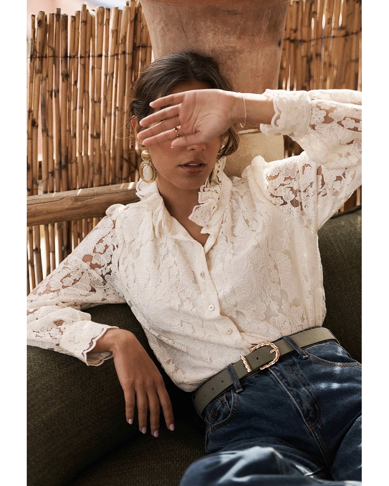 Camisa de encaje beige